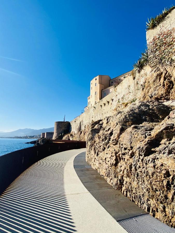 Casadilonda - Casadibastia - Vue Citadelle * Bastia (Corsica)